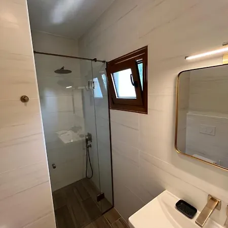 Paralia Homes Peaceful 2 Bedroom, Unit # 2 كريوبيجي