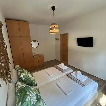 بيت للعطل Paralia Homes Peaceful 2 Bedroom, Unit # 2 *