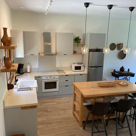 Paralia Homes Peaceful 2 Bedroom, Unit # 2 كريوبيجي