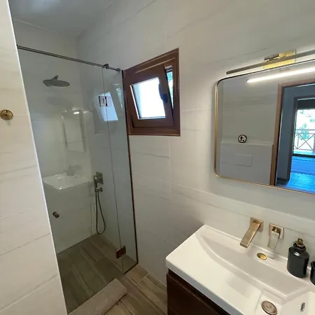 Paralia Homes Peaceful 2 Bedroom, Unit # 2 بيت للعطل