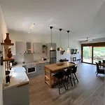 Paralia Homes Peaceful 2 Bedroom, Unit # 2 Σπίτι διακοπών Κρυοπηγή
