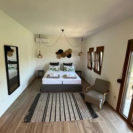 Paralia Homes Peaceful 2 Bedroom, Unit # 2