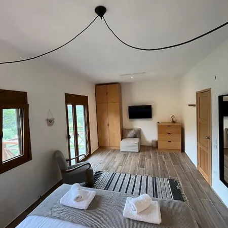 Paralia Homes Peaceful 2 Bedroom, Unit # 2 Tatil Evi