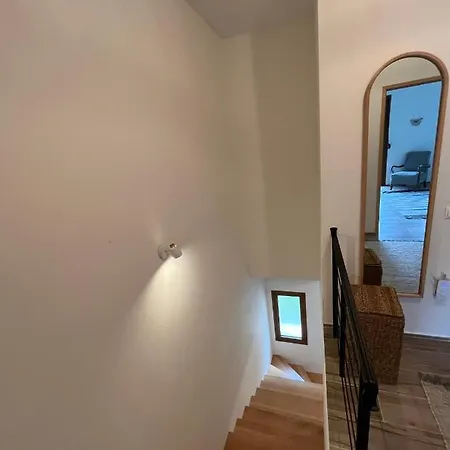 Дом отдыха Paralia Homes Peaceful 2 Bedroom, Unit # 2 *