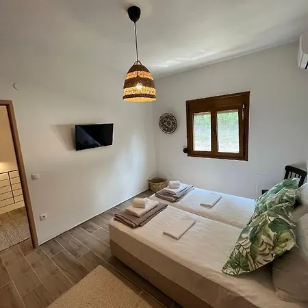 Paralia Homes Peaceful 2 Bedroom, Unit # 2 * Криопиги