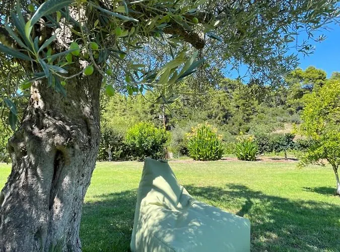 Paralia Homes Peaceful 2 Bedroom, Unit # 2 Tatil Evi