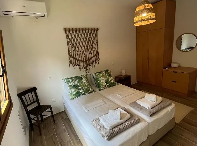 Paralia Homes Peaceful 2 Bedroom, Unit # 2 Tatil Evi