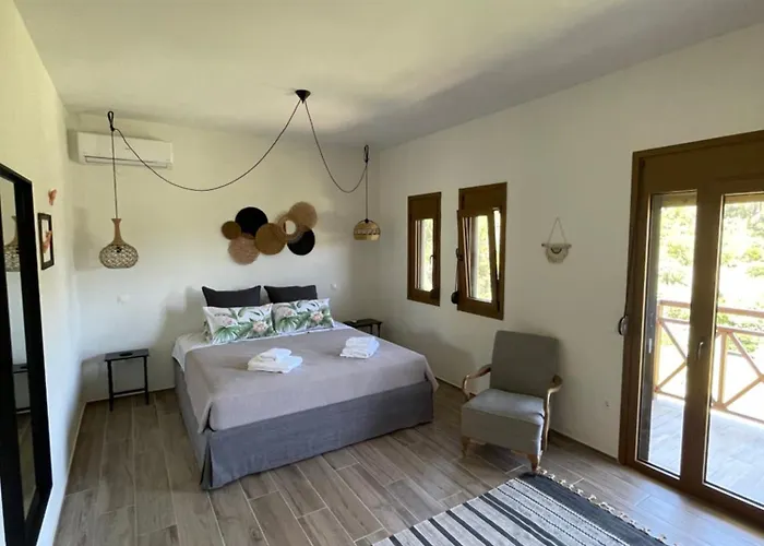 Paralia Homes Peaceful 2 Bedroom, Unit # 2 Tatil Evi