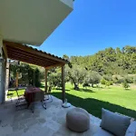 Paralia Homes Peaceful 2 Bedroom, Unit # 2 Hébergement de vacances