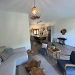 Paralia Homes Peaceful 2 Bedroom, Unit # 2 Hébergement de vacances
