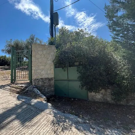 Paralia Homes Peaceful 2 Bedroom, Unit # 2 *