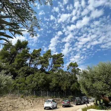 Paralia Homes Peaceful 2 Bedroom, Unit # 2 Vakantiehuis *