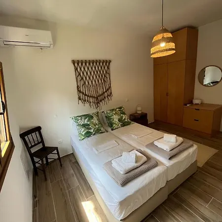 Paralia Homes Peaceful 2 Bedroom, Unit # 2 Holiday home