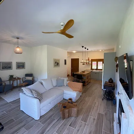 Paralia Homes Peaceful 2 Bedroom, Unit # 2 Prázdninový dům Kriopigi