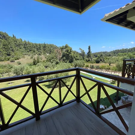 Paralia Homes Peaceful 2 Bedroom, Unit # 2 Holiday home