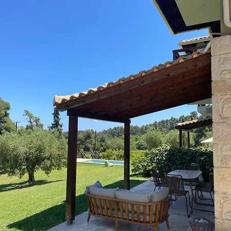 Paralia Homes Peaceful 2 Bedroom, Unit # 2