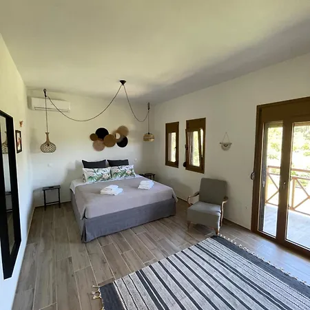 Paralia Homes Peaceful 2 Bedroom, Unit # 2 Holiday home