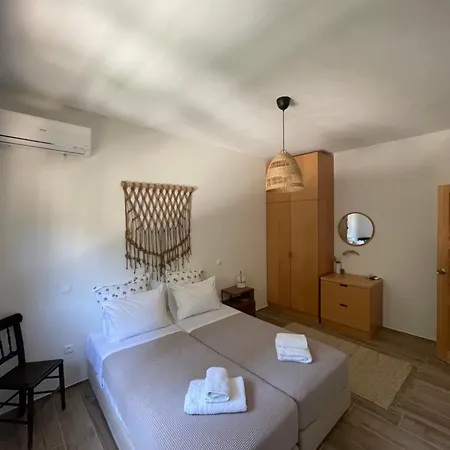Paralia Homes Peaceful 2 Bedroom, Unit # 2 * Kriopigi