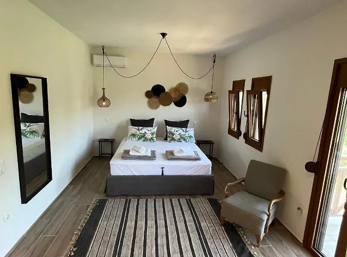 Paralia Homes Peaceful 2 Bedroom, Unit # 2