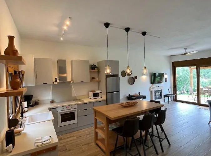 Σπίτι διακοπών Paralia Homes Peaceful 2 Bedroom, Unit # 2 *