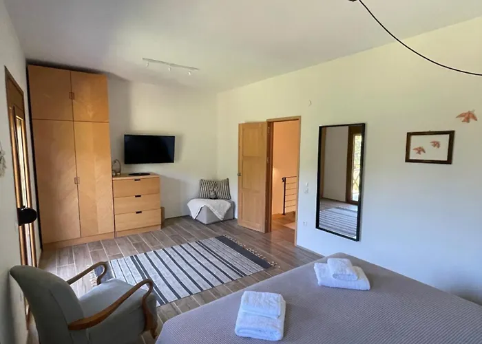 Paralia Homes Peaceful 2 Bedroom, Unit # 2 *